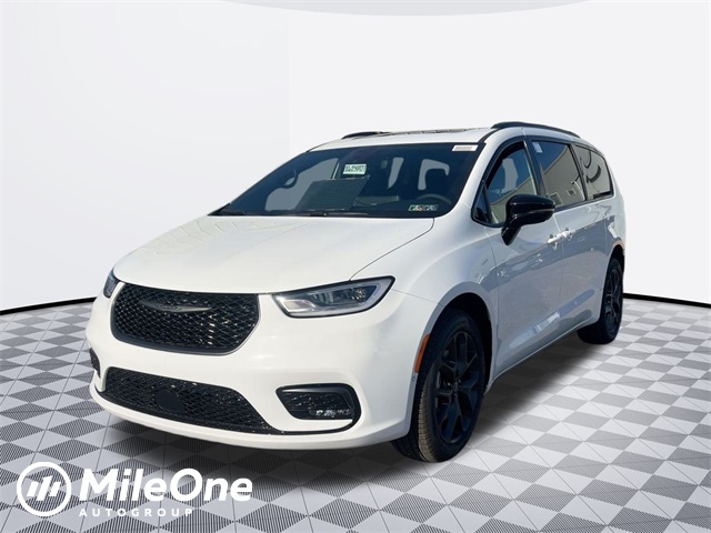 new 2026 Chrysler Pacifica car, priced at $56,093