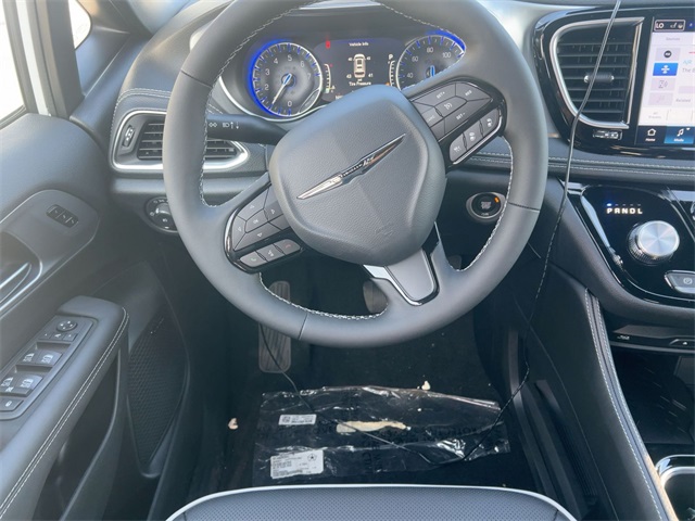 new 2026 Chrysler Pacifica car, priced at $56,093