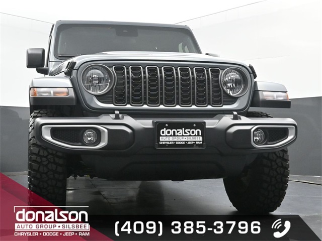new 2025 Jeep Gladiator car, priced at $44,584