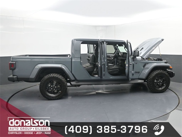 new 2025 Jeep Gladiator car, priced at $44,584