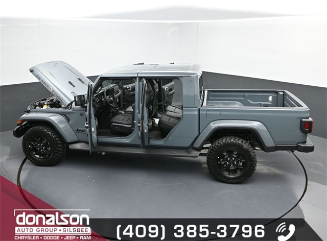new 2025 Jeep Gladiator car, priced at $44,584