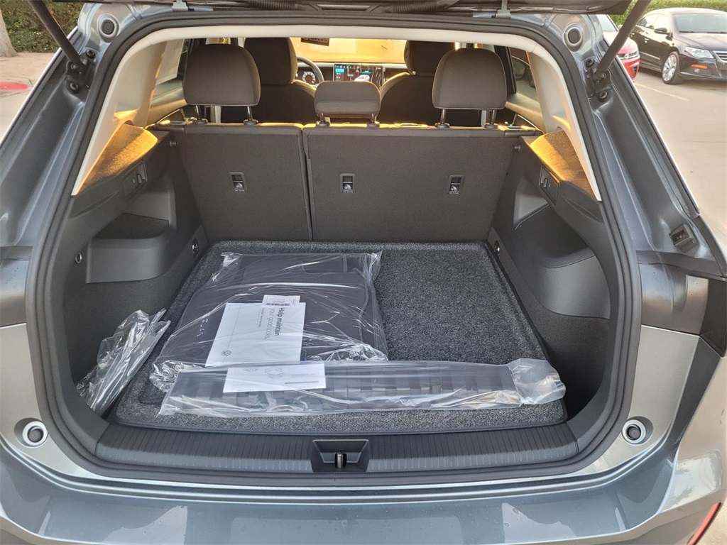 new 2025 Volkswagen Tiguan car, priced at $29,015