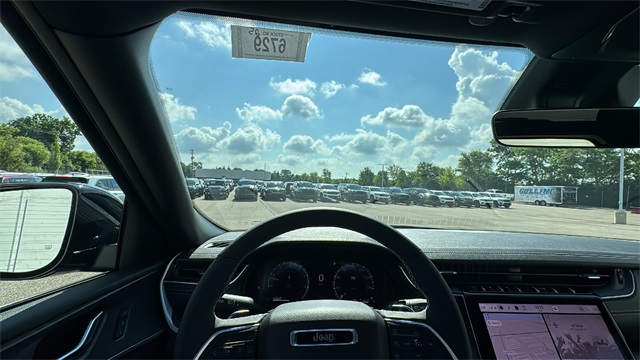 new 2025 Jeep Grand Cherokee car, priced at $45,912