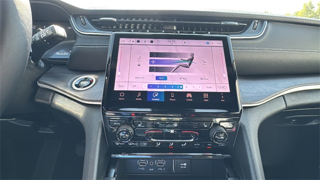 new 2025 Jeep Grand Cherokee car, priced at $45,912