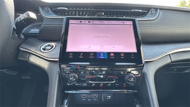 new 2025 Jeep Grand Cherokee car, priced at $45,912