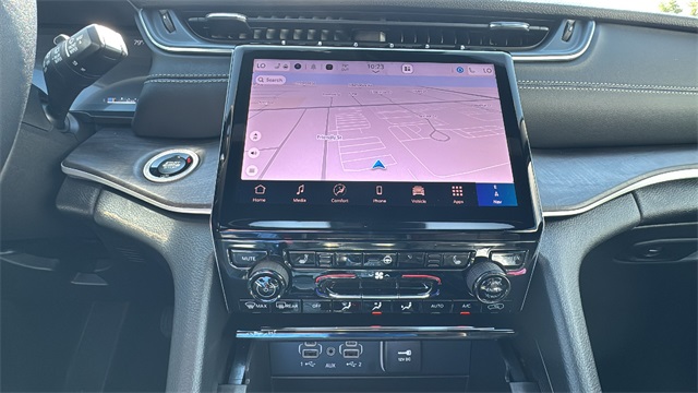 new 2025 Jeep Grand Cherokee car, priced at $45,912