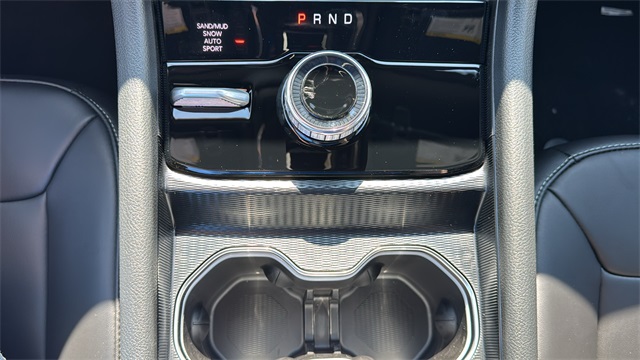 new 2025 Jeep Grand Cherokee car, priced at $45,912
