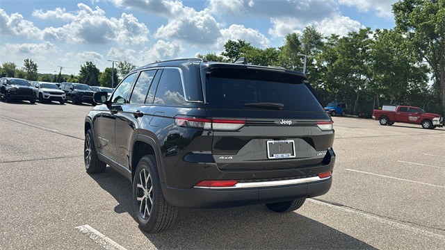 new 2025 Jeep Grand Cherokee car, priced at $45,912