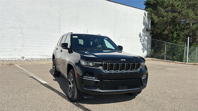 new 2025 Jeep Grand Cherokee car, priced at $45,912