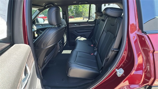 new 2025 Jeep Grand Cherokee car, priced at $48,340