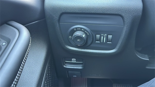 new 2025 Jeep Grand Cherokee car, priced at $48,340