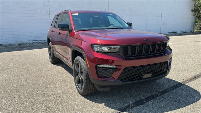 new 2025 Jeep Grand Cherokee car, priced at $48,340
