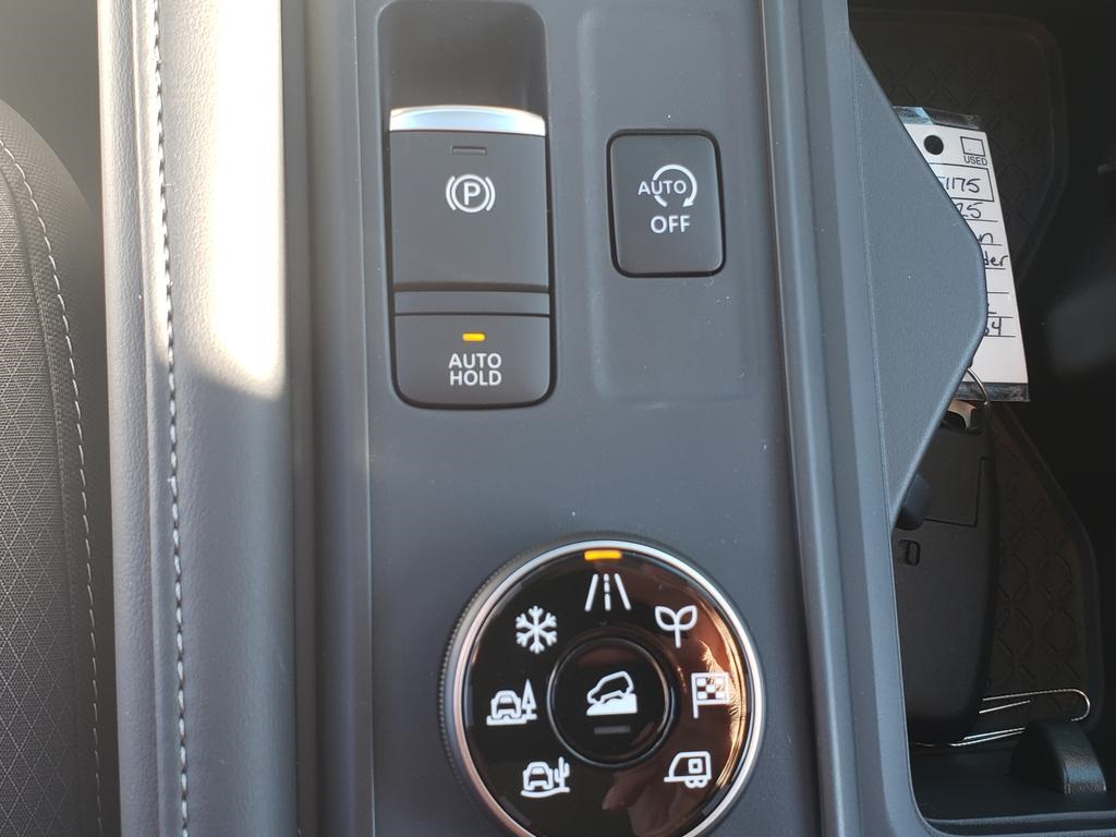 new 2025 Nissan Pathfinder car, priced at $33,190