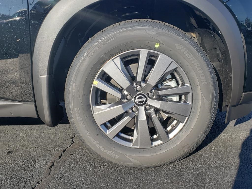 new 2025 Nissan Pathfinder car, priced at $33,190