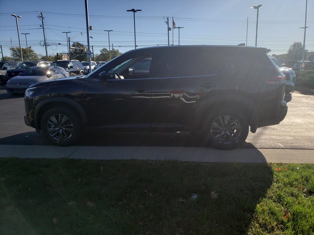 new 2025 Nissan Pathfinder car, priced at $33,190