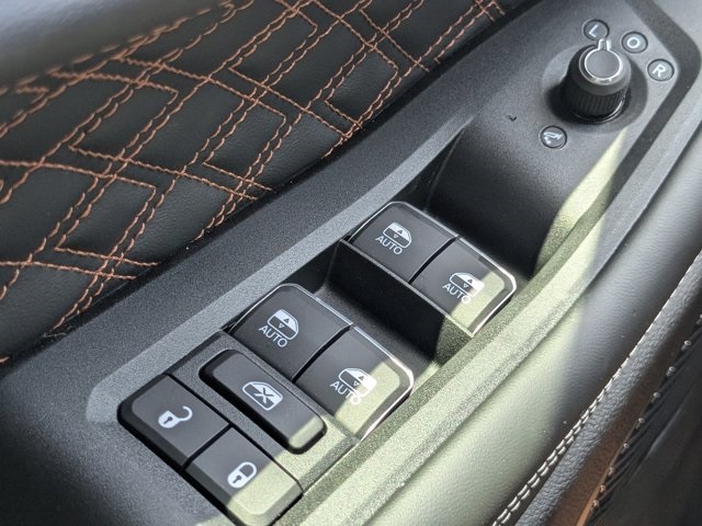 new 2025 Jeep Grand Cherokee car, priced at $59,180