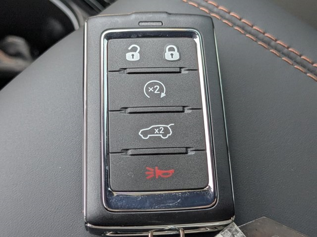 new 2025 Jeep Grand Cherokee car, priced at $59,180