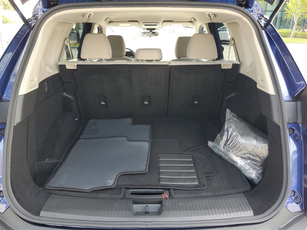 used 2022 Nissan Rogue car, priced at $21,395