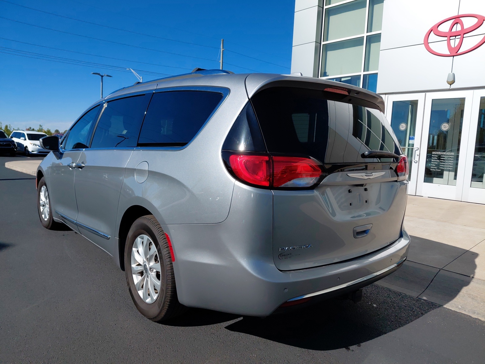 used 2018 Chrysler Pacifica car, priced at $18,020