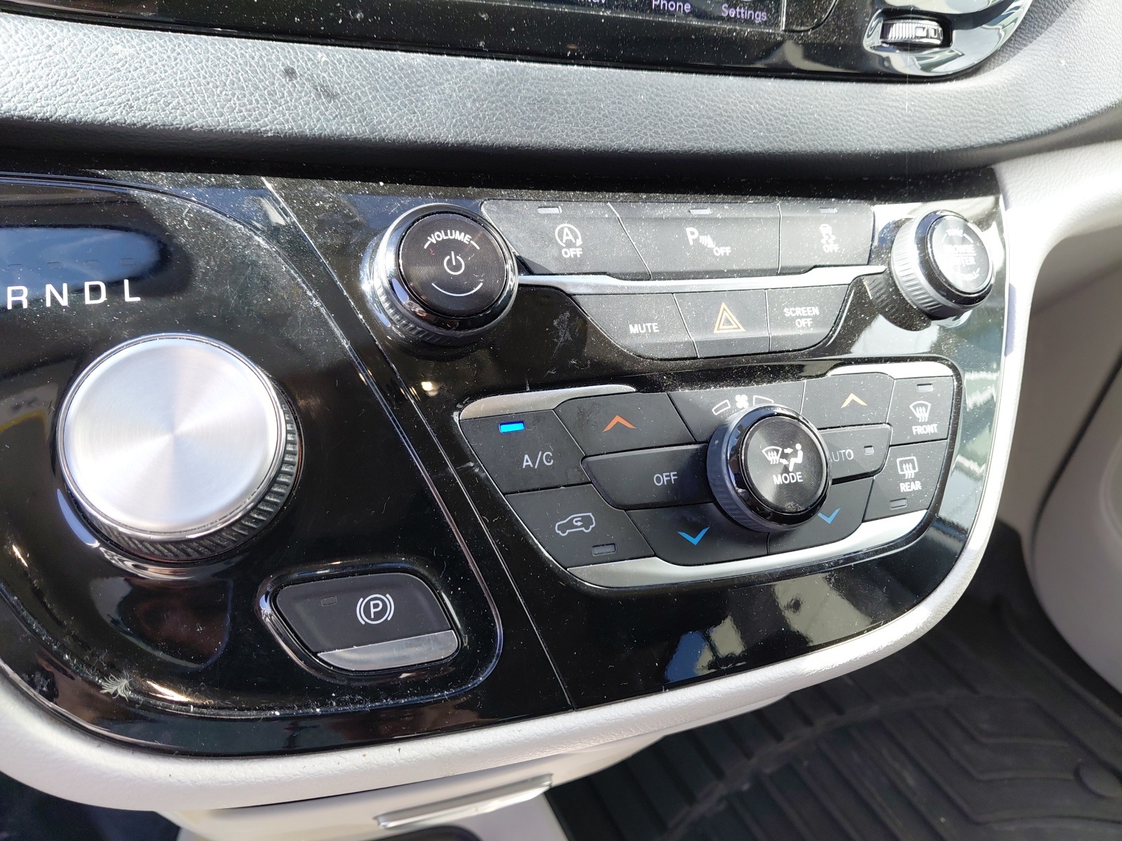 used 2018 Chrysler Pacifica car, priced at $18,020