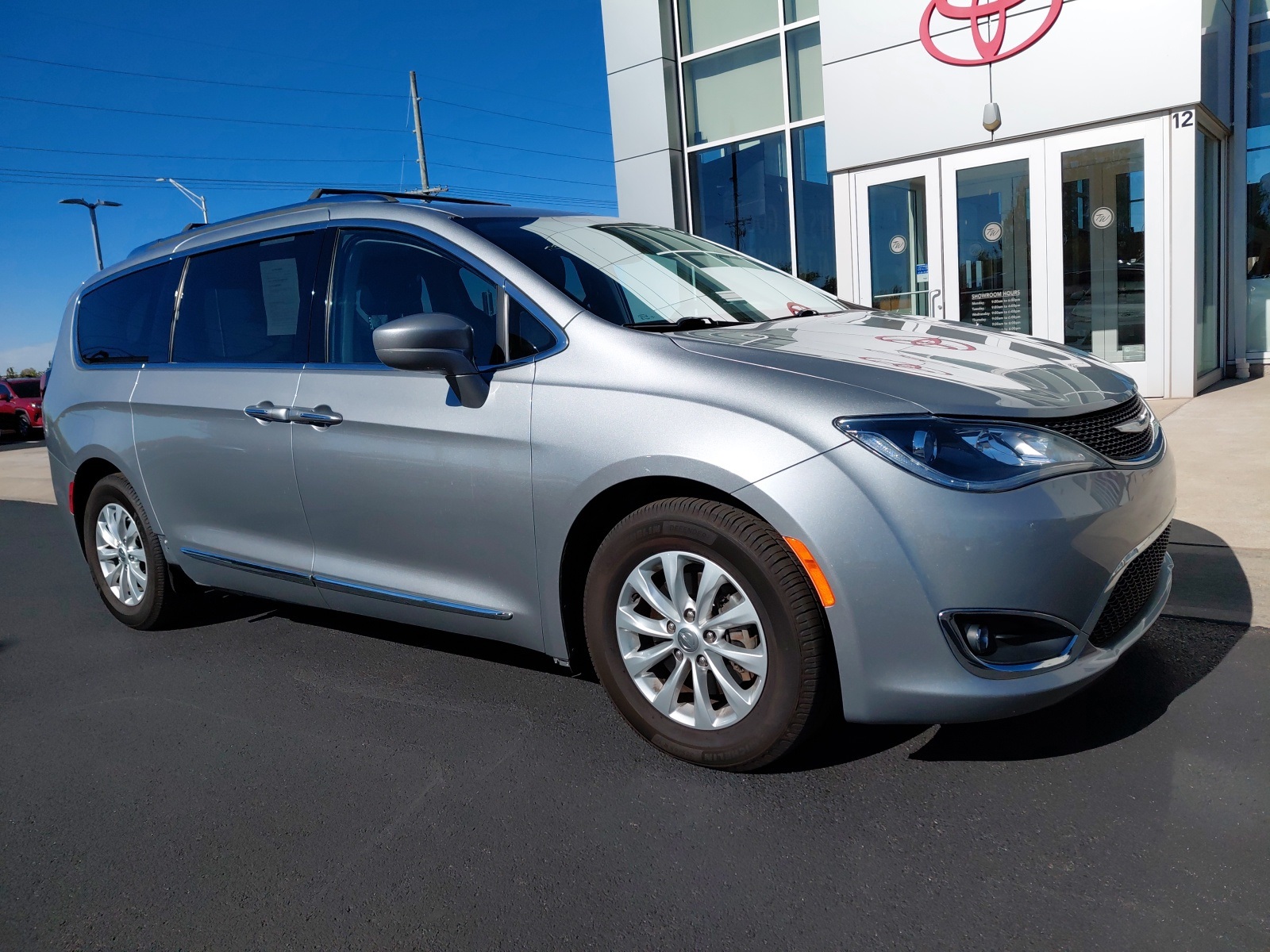 used 2018 Chrysler Pacifica car, priced at $18,020