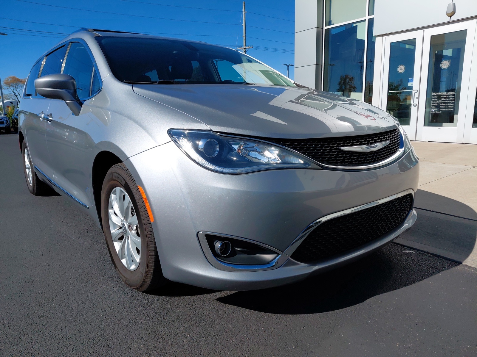 used 2018 Chrysler Pacifica car, priced at $18,020