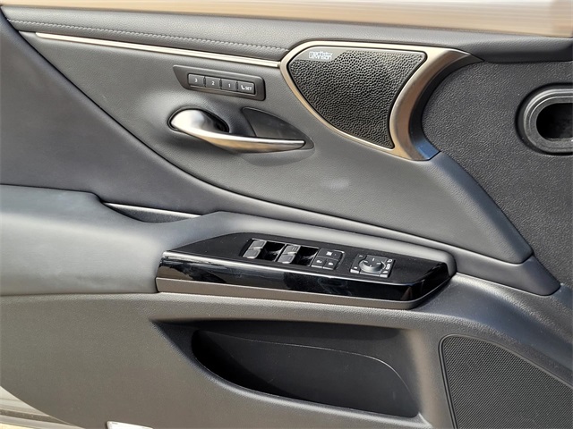 used 2022 Lexus ES car, priced at $37,480