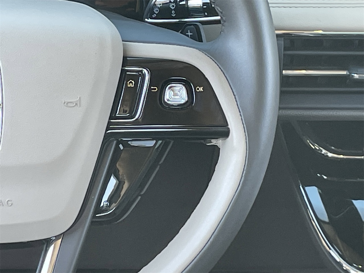 used 2024 Lincoln Corsair car, priced at $45,029