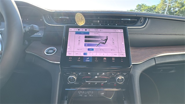 new 2025 Jeep Grand Cherokee car, priced at $57,936