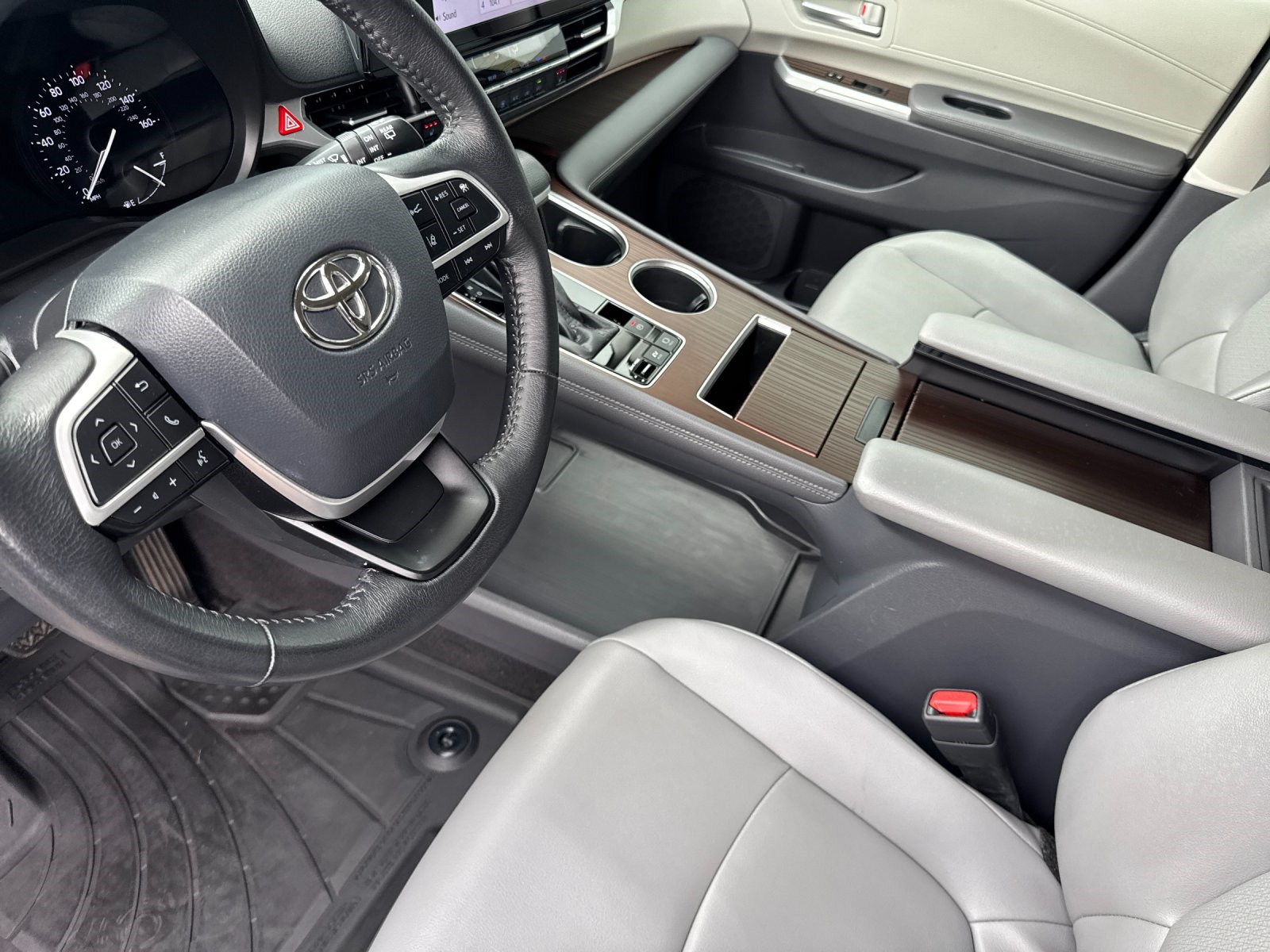 used 2021 Toyota Sienna car, priced at $39,498