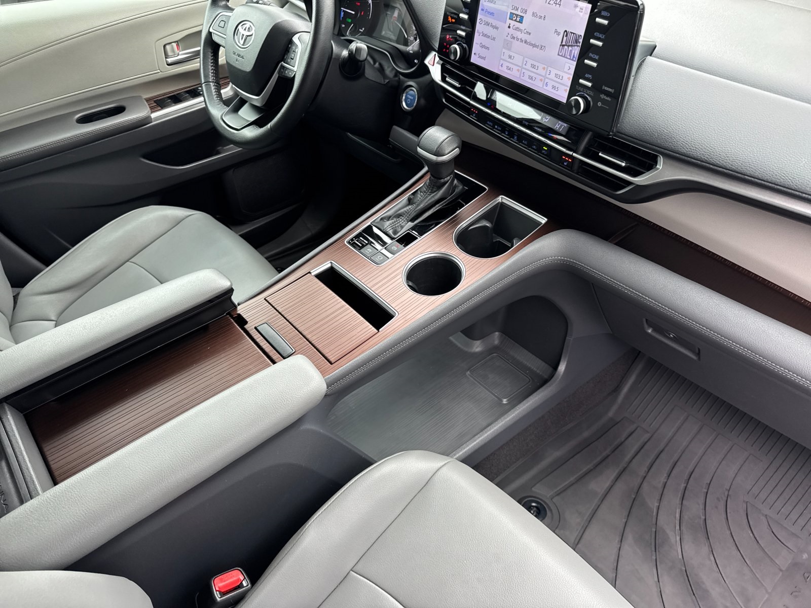 used 2021 Toyota Sienna car, priced at $39,498