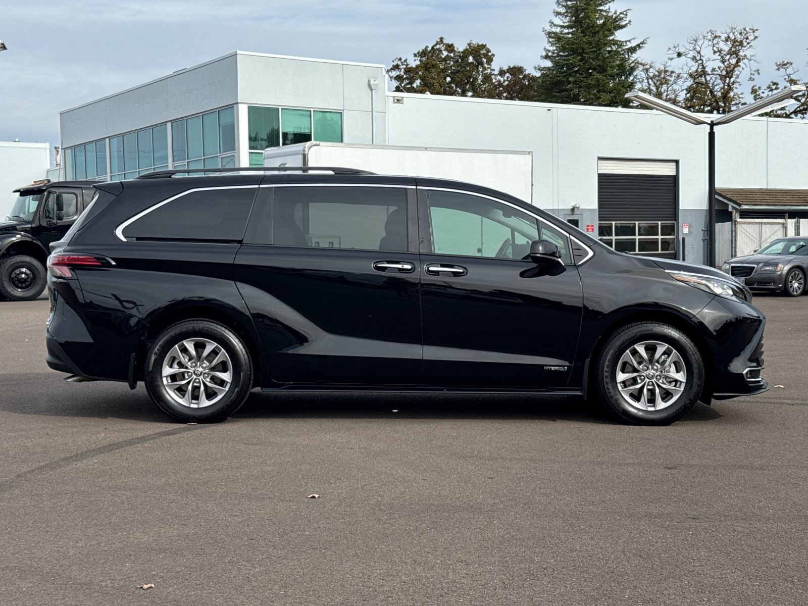 used 2021 Toyota Sienna car, priced at $39,498