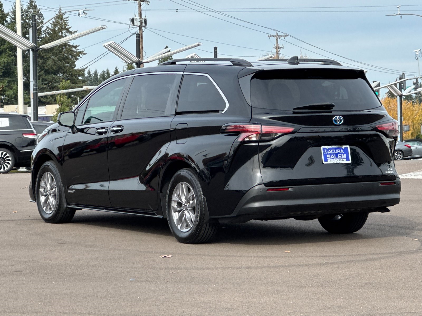 used 2021 Toyota Sienna car, priced at $39,498