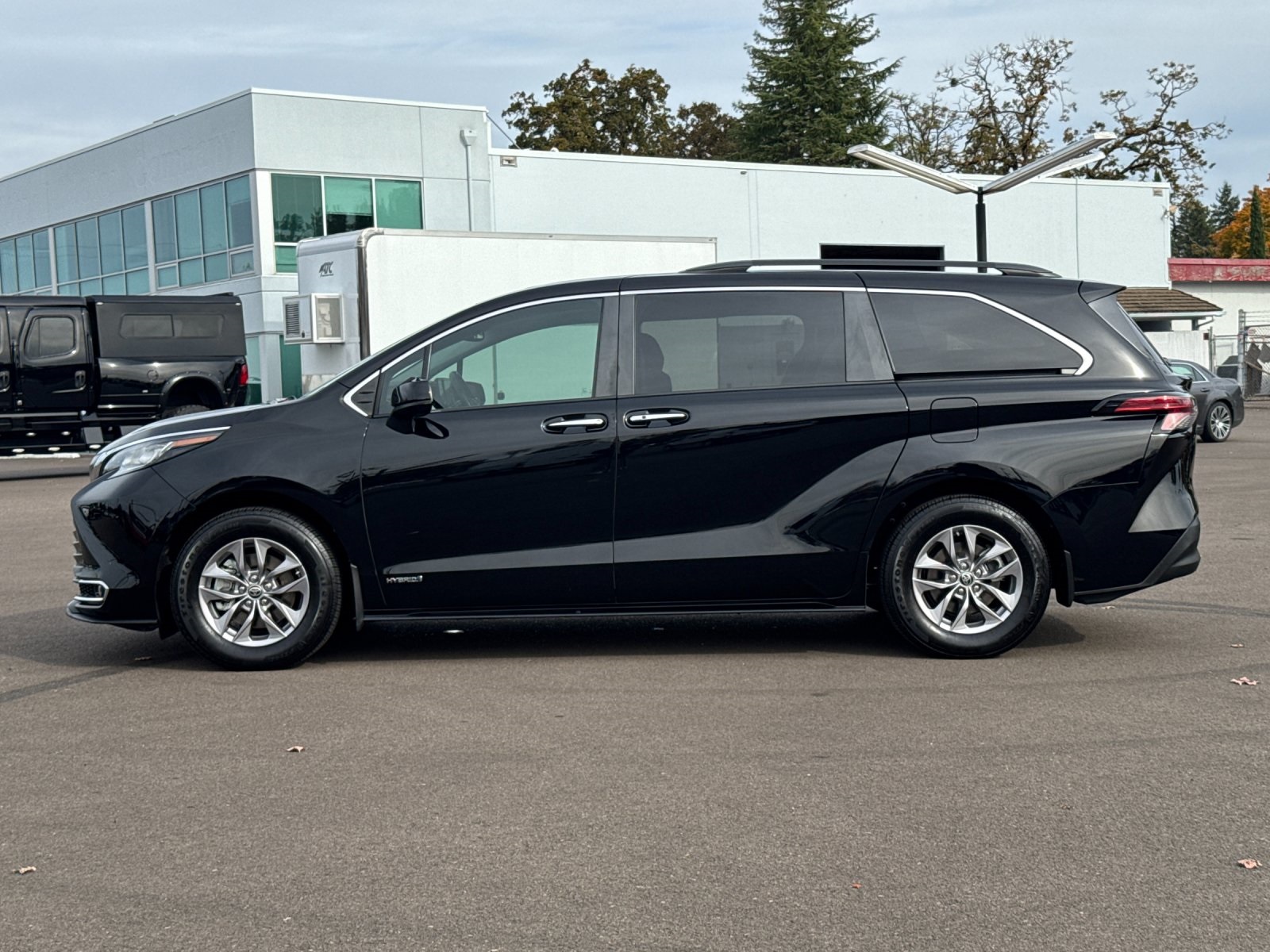 used 2021 Toyota Sienna car, priced at $39,498