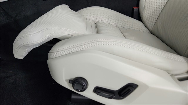 new 2026 Volvo XC90 Plug-In Hybrid car, priced at $85,625