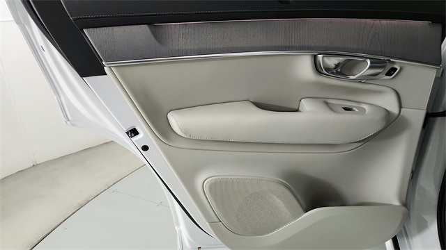 new 2026 Volvo XC90 Plug-In Hybrid car, priced at $85,625