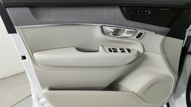 new 2026 Volvo XC90 Plug-In Hybrid car, priced at $85,625