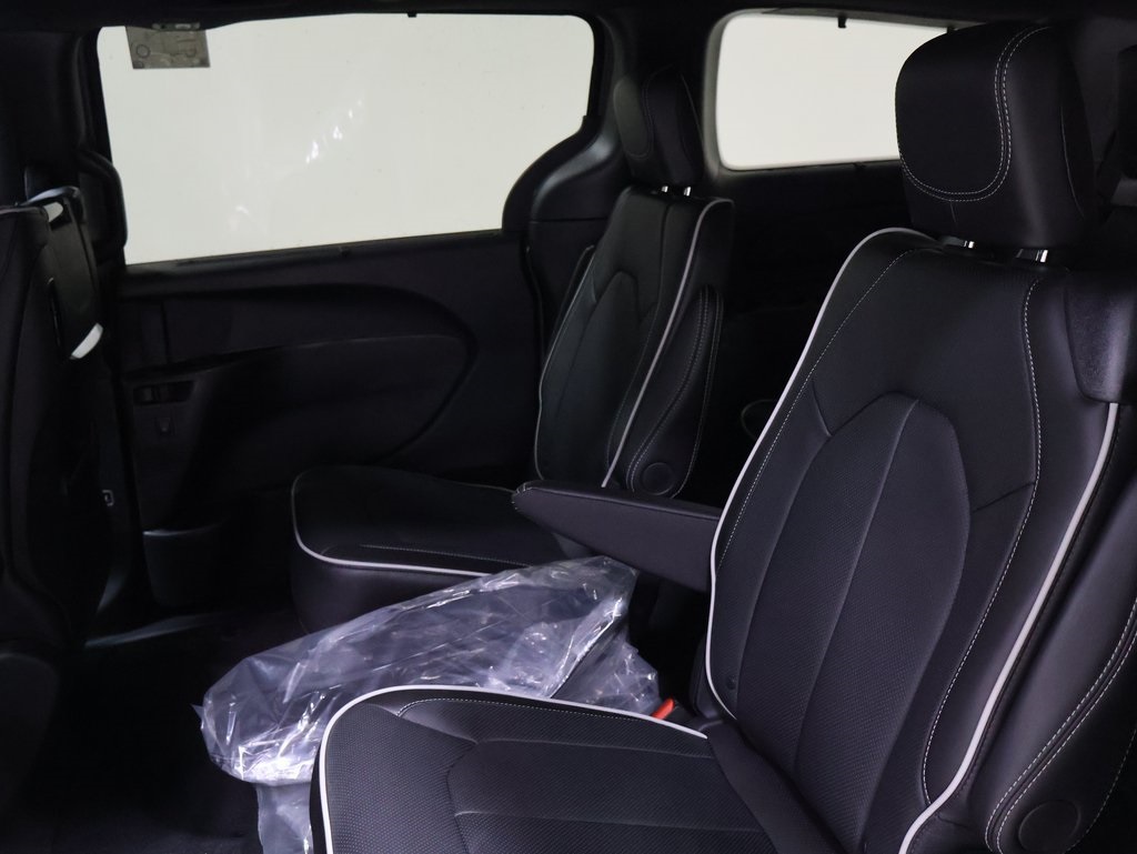 new 2025 Chrysler Pacifica car, priced at $57,379