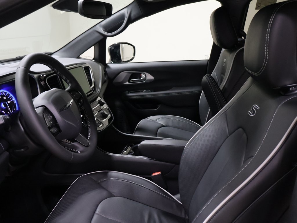 new 2025 Chrysler Pacifica car, priced at $57,379