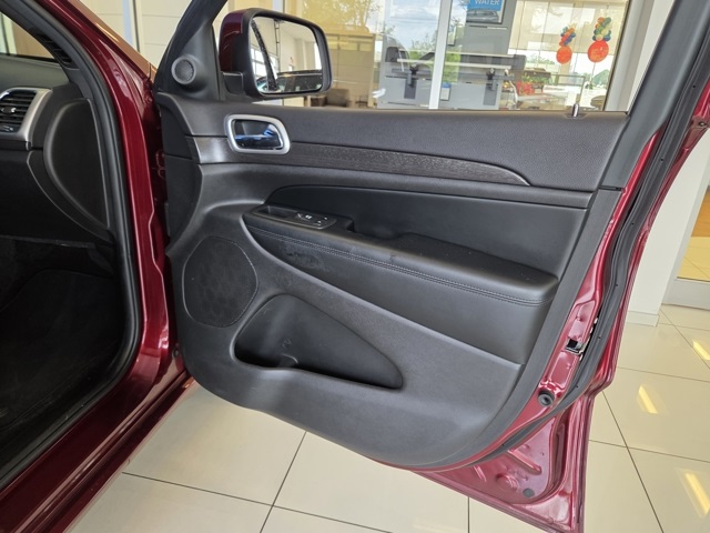 used 2018 Jeep Grand Cherokee car, priced at $17,977