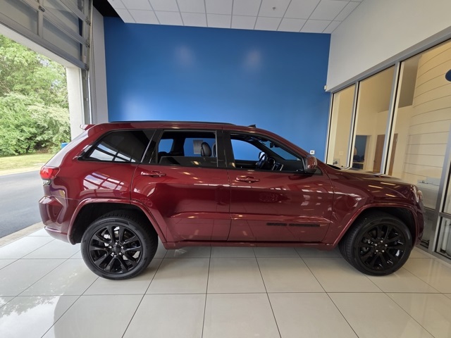 used 2018 Jeep Grand Cherokee car, priced at $17,977