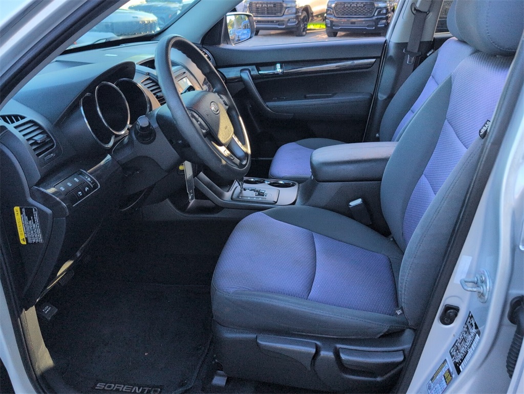 used 2013 Kia Sorento car, priced at $10,000