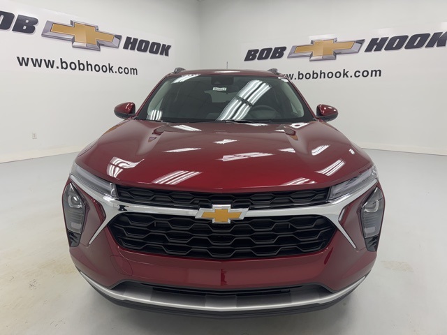 new 2025 Chevrolet Trax car, priced at $23,595