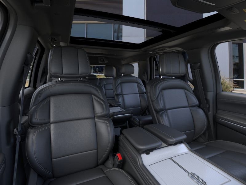 new 2025 Lincoln Navigator car, priced at $108,310
