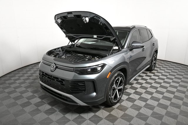 new 2026 Volkswagen Tiguan car, priced at $38,451