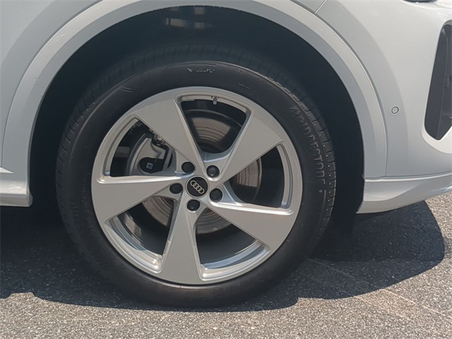 new 2025 Audi Q5 car, priced at $59,040