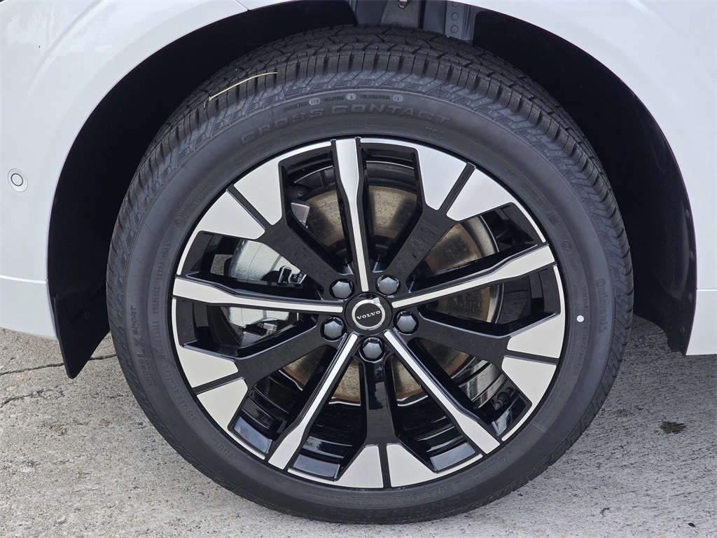 new 2026 Volvo XC60 Plug-In Hybrid car, priced at $66,285