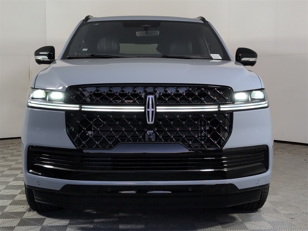 new 2025 Lincoln Navigator car, priced at $103,247