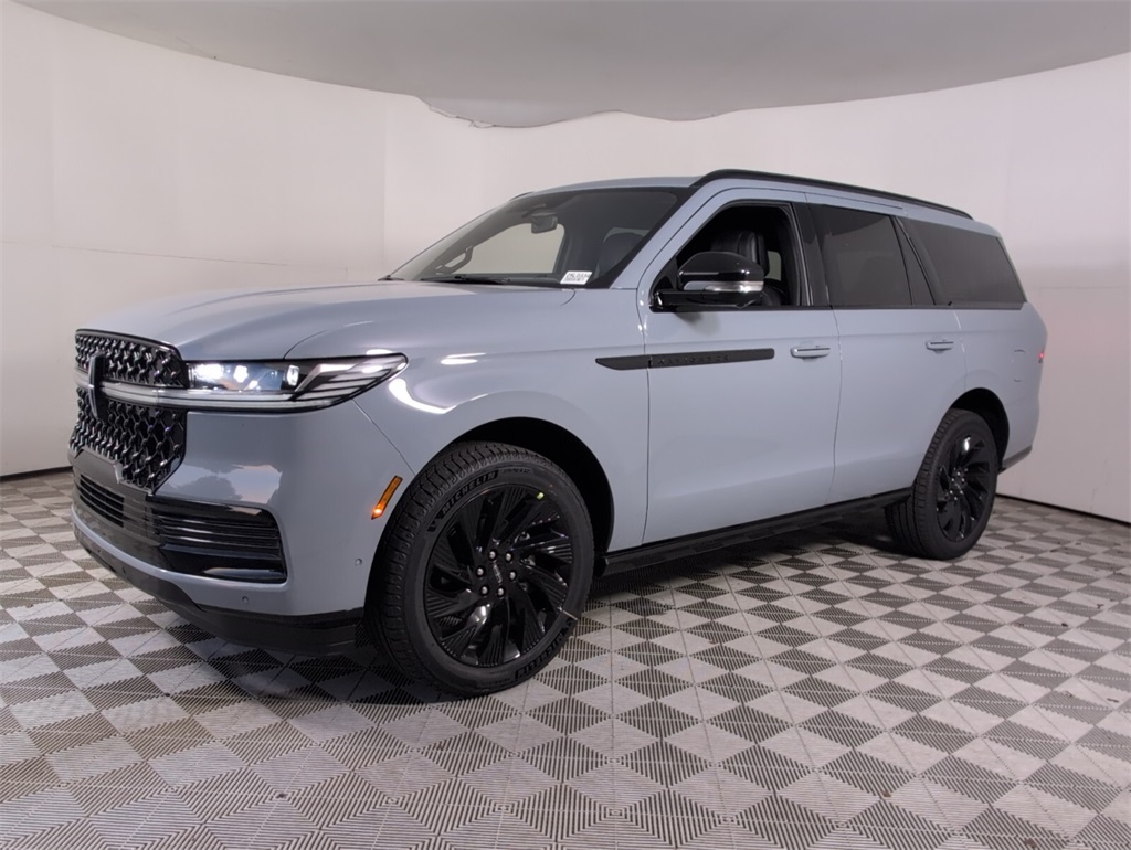 new 2025 Lincoln Navigator car, priced at $103,247