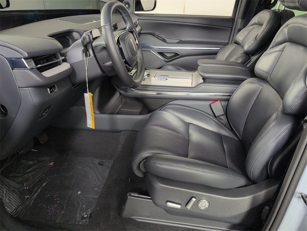 new 2025 Lincoln Navigator car, priced at $103,247